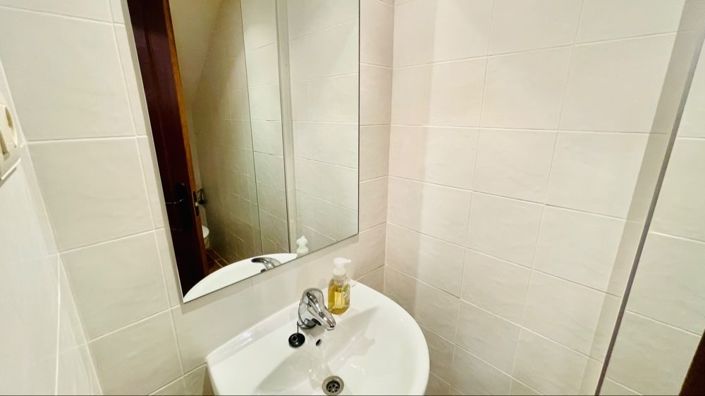 Image No.1-3 Bed House for sale