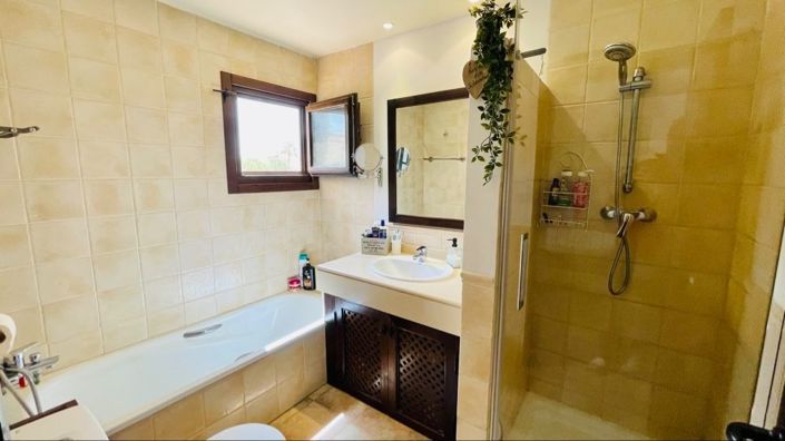 Image No.22-3 Bed House for sale