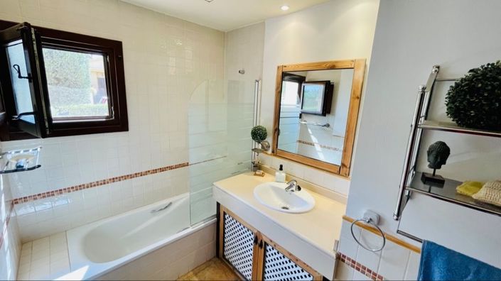 Image No.22-3 Bed House for sale