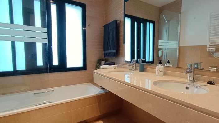 Image No.25-2 Bed Apartment for sale