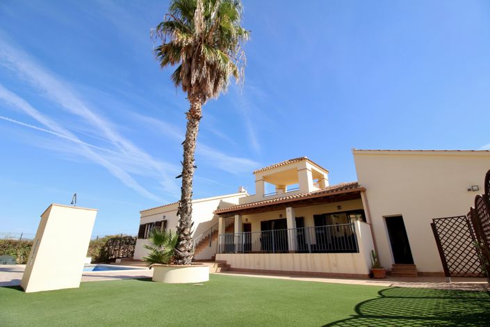 Image No.1-3 Bed House for sale