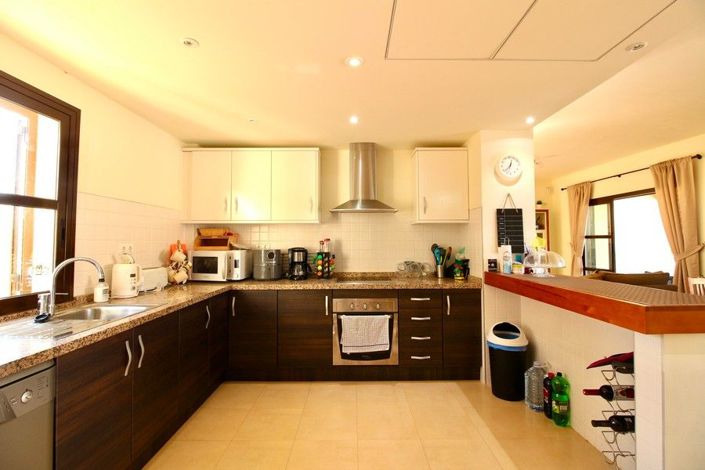 Image No.12-3 Bed House for sale