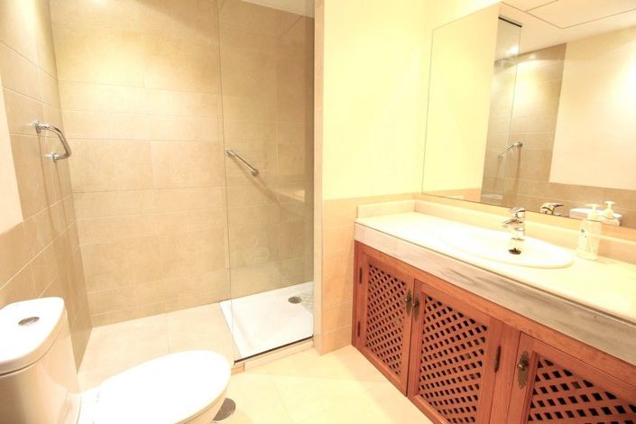 Image No.18-3 Bed House for sale