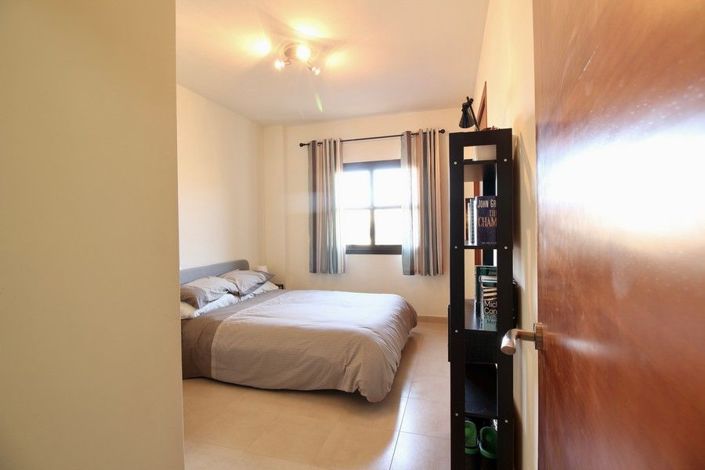 Image No.19-3 Bed House for sale