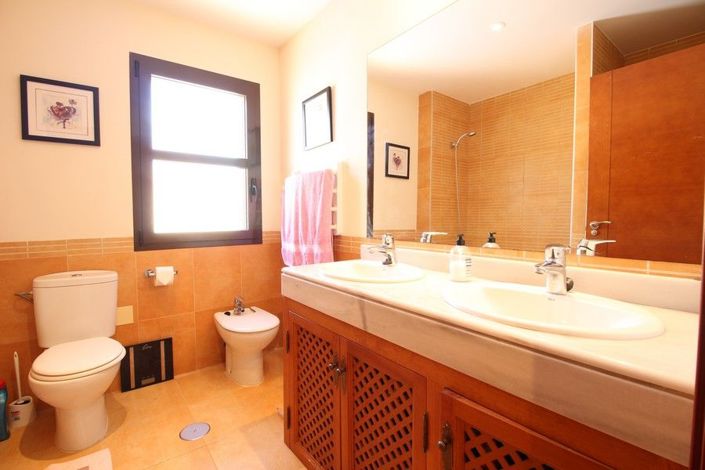 Image No.27-3 Bed House for sale