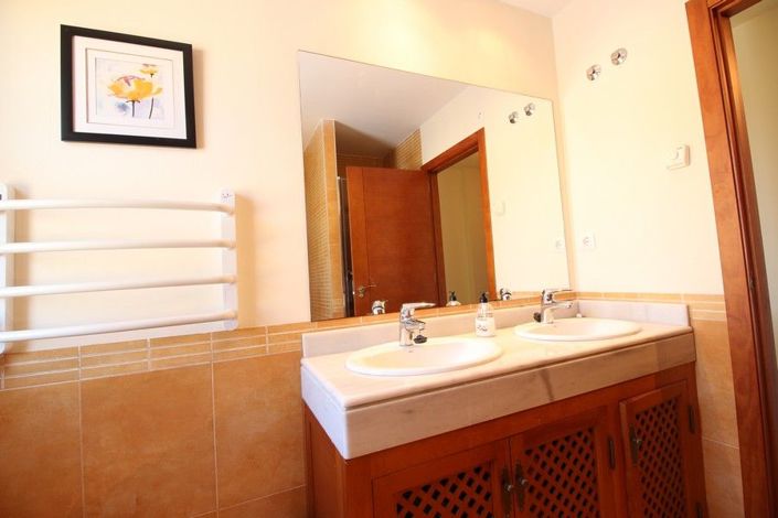 Image No.33-3 Bed House for sale