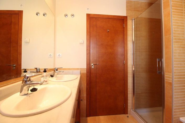 Image No.34-3 Bed House for sale