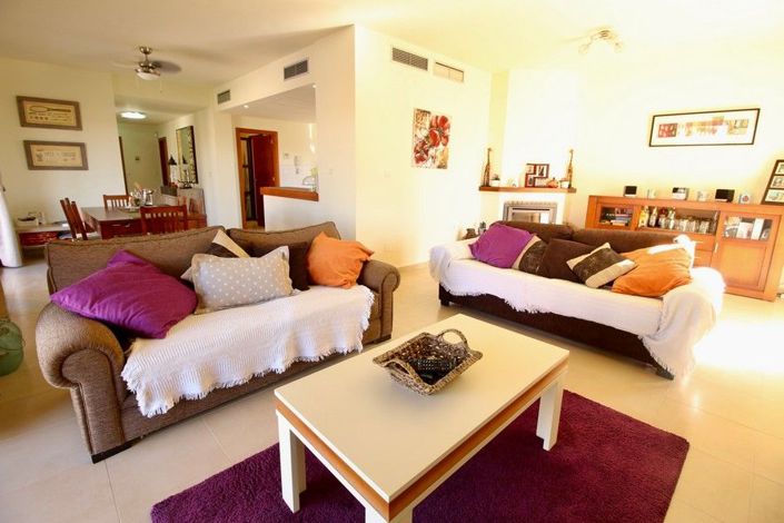 Image No.4-3 Bed House for sale