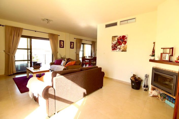 Image No.6-3 Bed House for sale