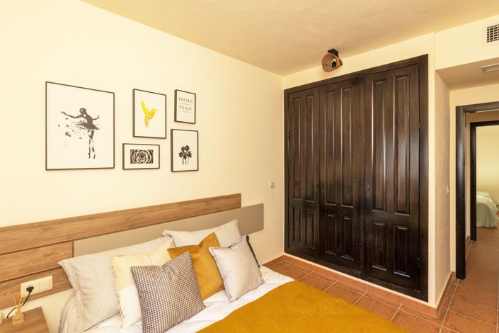 Image No.15-3 Bed House for sale