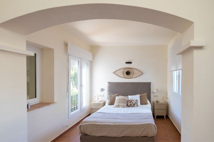 Image No.17-3 Bed House for sale