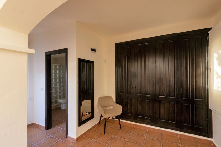 Image No.21-3 Bed House for sale