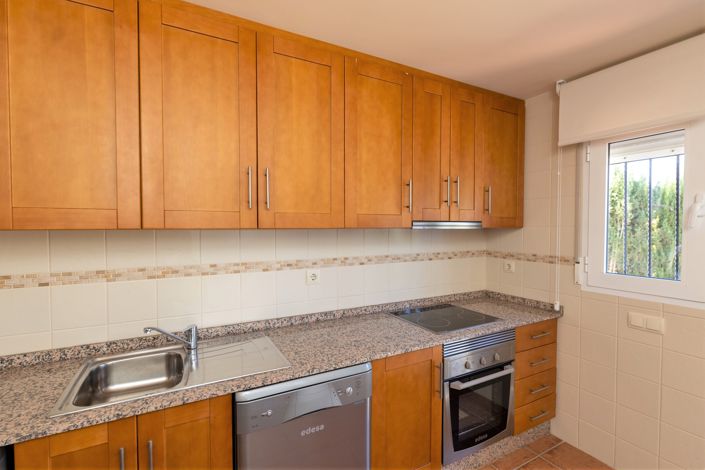 Image No.8-3 Bed House for sale