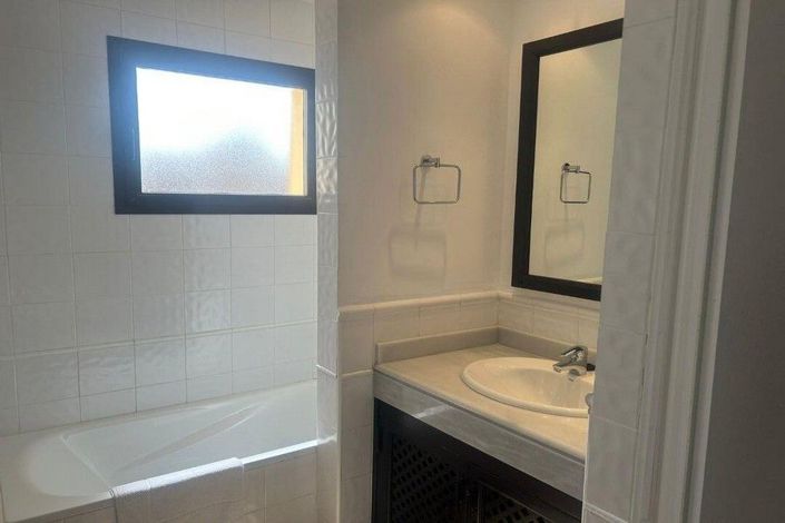 Image No.13-3 Bed House for sale