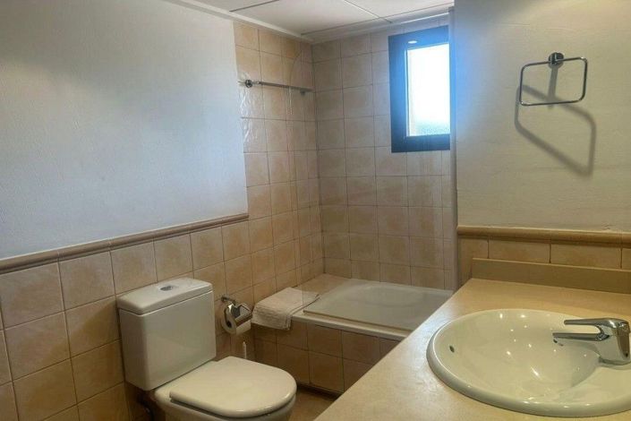 Image No.26-3 Bed House for sale