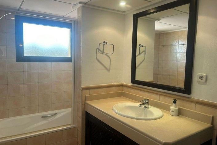 Image No.29-3 Bed House for sale