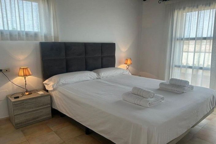 Image No.33-3 Bed House for sale