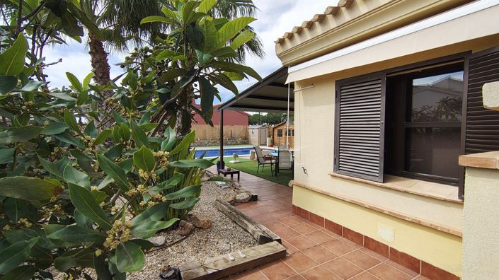 Image No.11-3 Bed House for sale