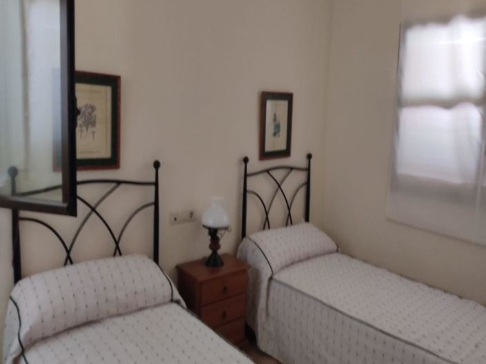 Image No.16-3 Bed House for sale