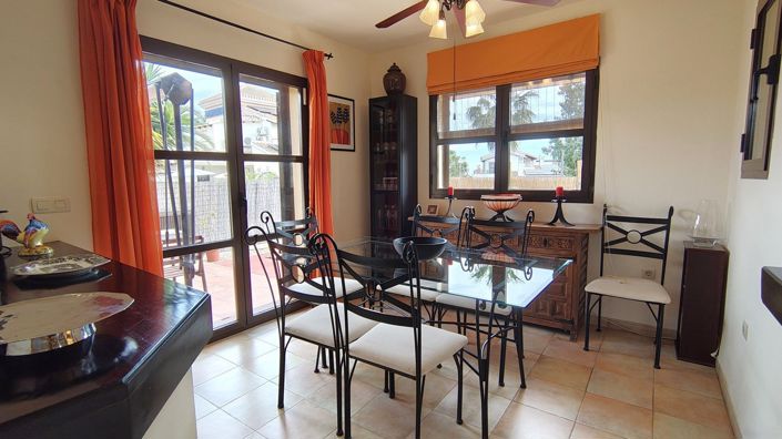 Image No.9-3 Bed House for sale