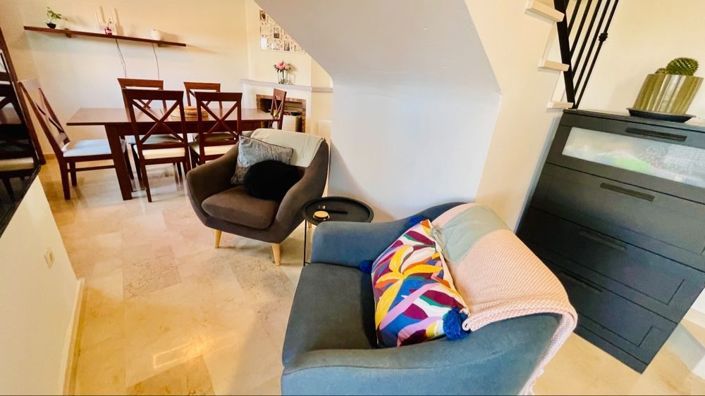 Image No.10-3 Bed House for sale