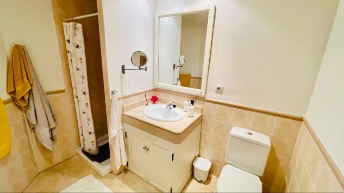 Image No.24-3 Bed House for sale