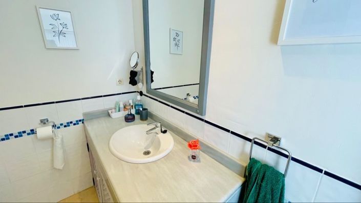 Image No.28-3 Bed House for sale