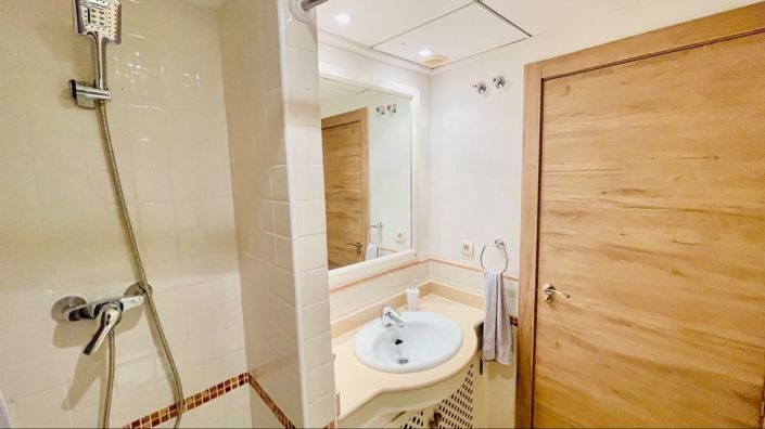 Image No.30-3 Bed House for sale