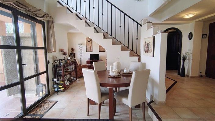 Image No.11-3 Bed House for sale