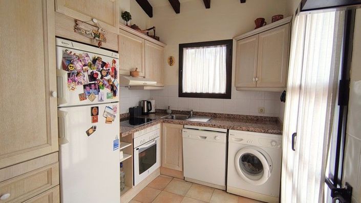 Image No.16-3 Bed House for sale