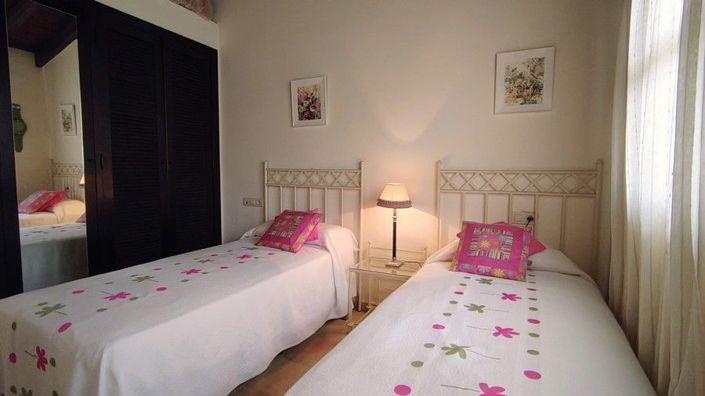 Image No.20-3 Bed House for sale