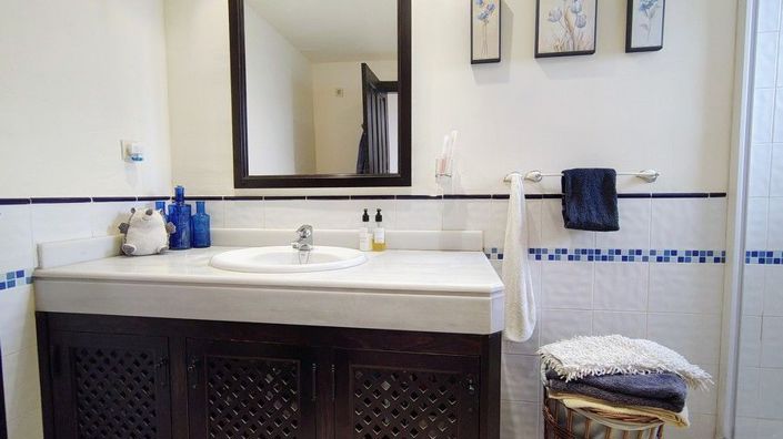 Image No.25-3 Bed House for sale