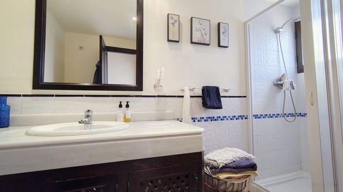 Image No.26-3 Bed House for sale