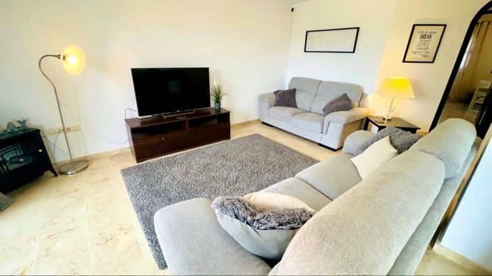 Image No.6-3 Bed House for sale