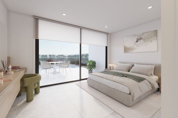 Image No.11-3 Bed House for sale