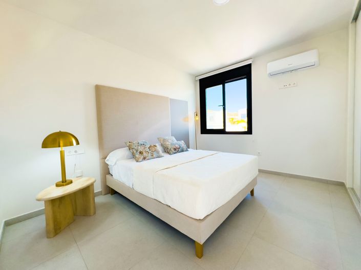 Image No.19-2 Bed Villa for sale