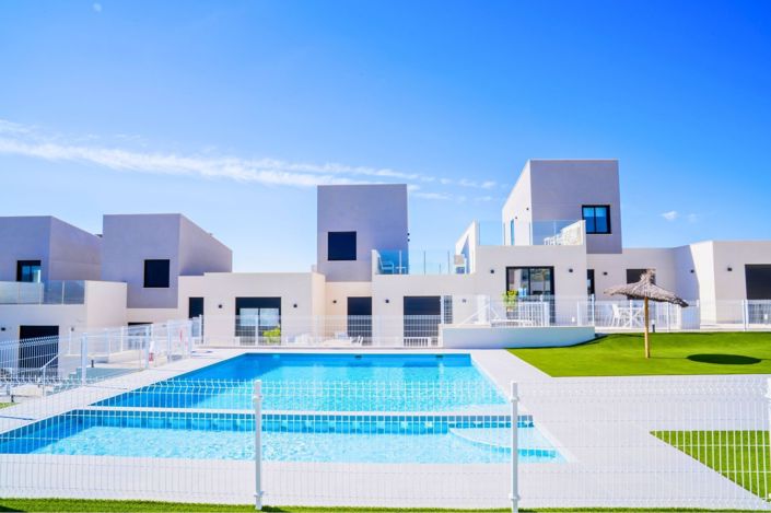 Image No.14-3 Bed House for sale