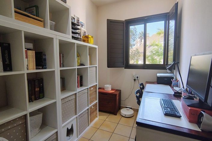 Image No.2-3 Bed House for sale