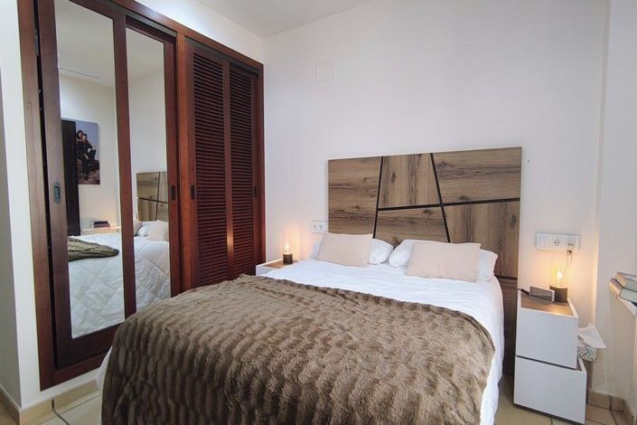 Image No.24-3 Bed House for sale