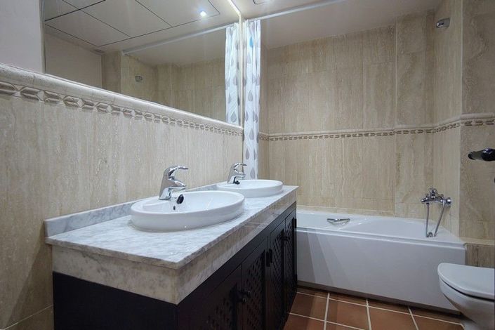 Image No.3-3 Bed House for sale