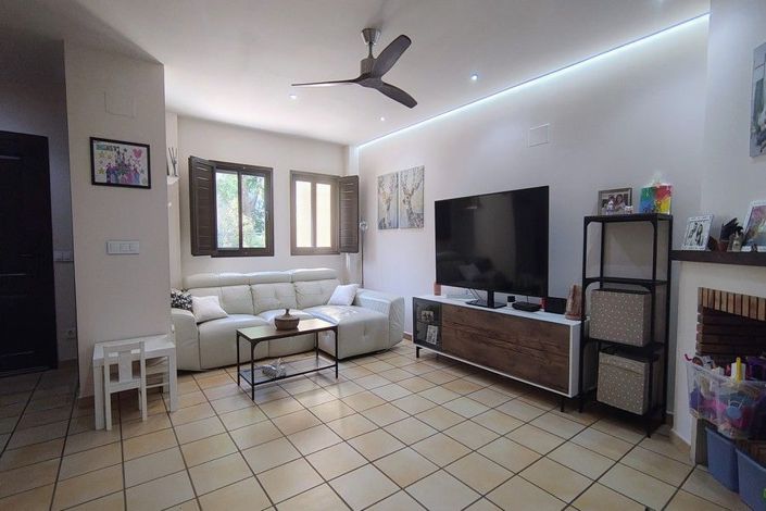 Image No.4-3 Bed House for sale