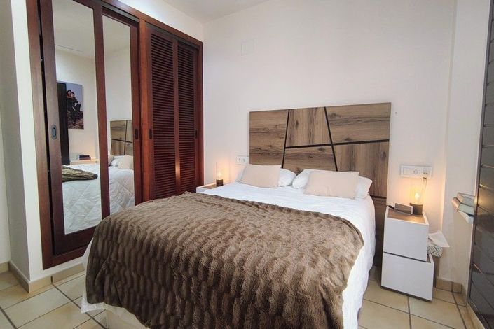 Image No.5-3 Bed House for sale