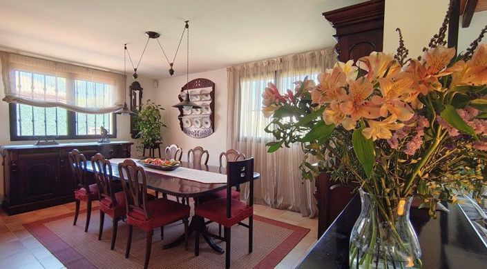 Image No.5-4 Bed Villa for sale