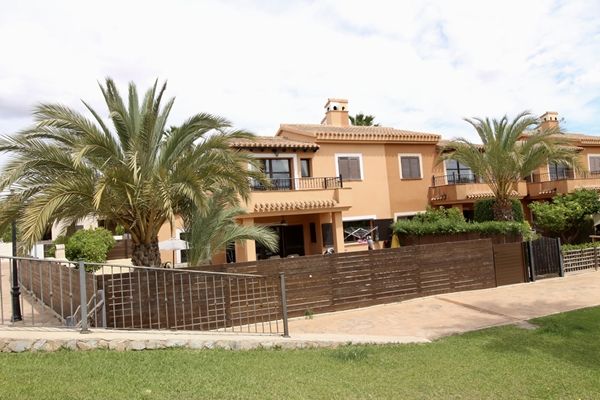 Image No.15-3 Bed House for sale