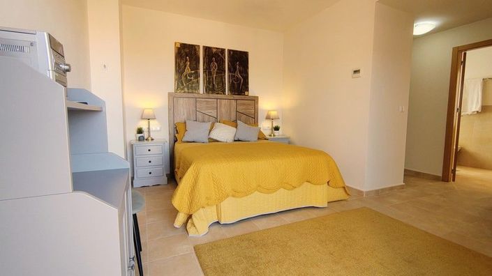 Image No.12-3 Bed Apartment for sale