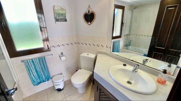 Image No.4-3 Bed House for sale