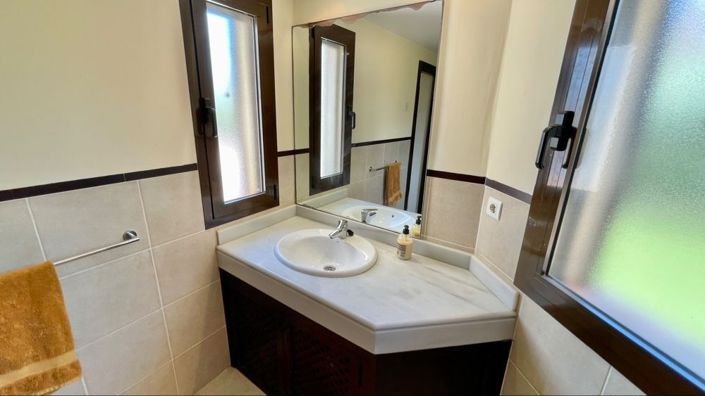 Image No.43-3 Bed House for sale