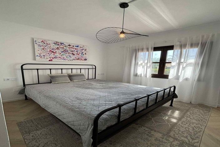 Image No.15-2 Bed Villa for sale