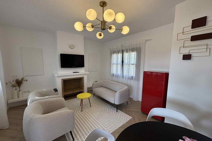 Image No.2-2 Bed Villa for sale