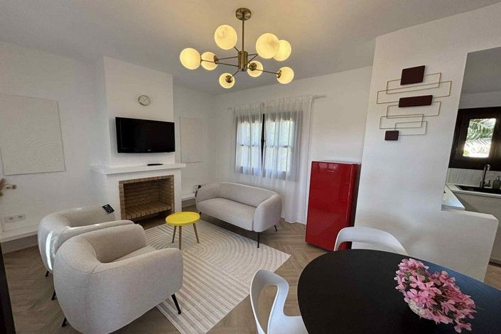 Image No.4-2 Bed Villa for sale